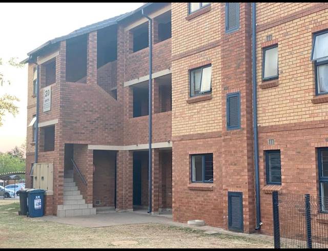 2 BEDROOM APARTMENT FOR SALE IN OLYMPUS AH